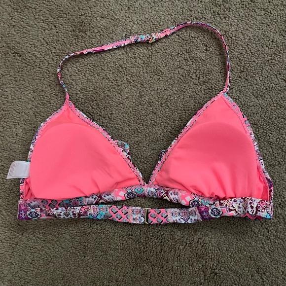 Set of 2 SO Bikini Tops Large - Picture 4 of 7